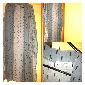 Carly Jean Los Angeles Kimono - Small